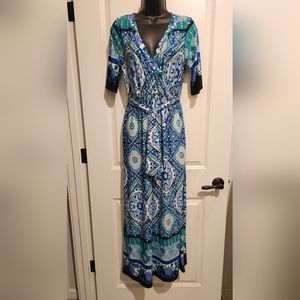 NWOT Lapogee maxi dress. Size Medium